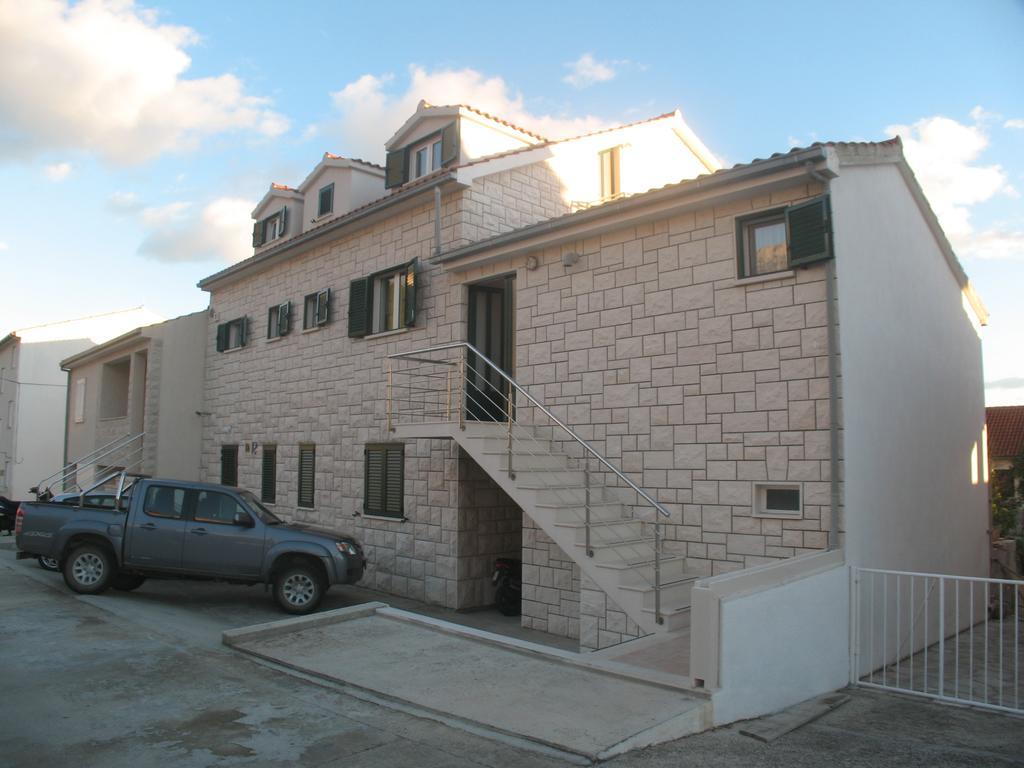 Apartments & Rooms Pierino Bol Zewnętrze zdjęcie